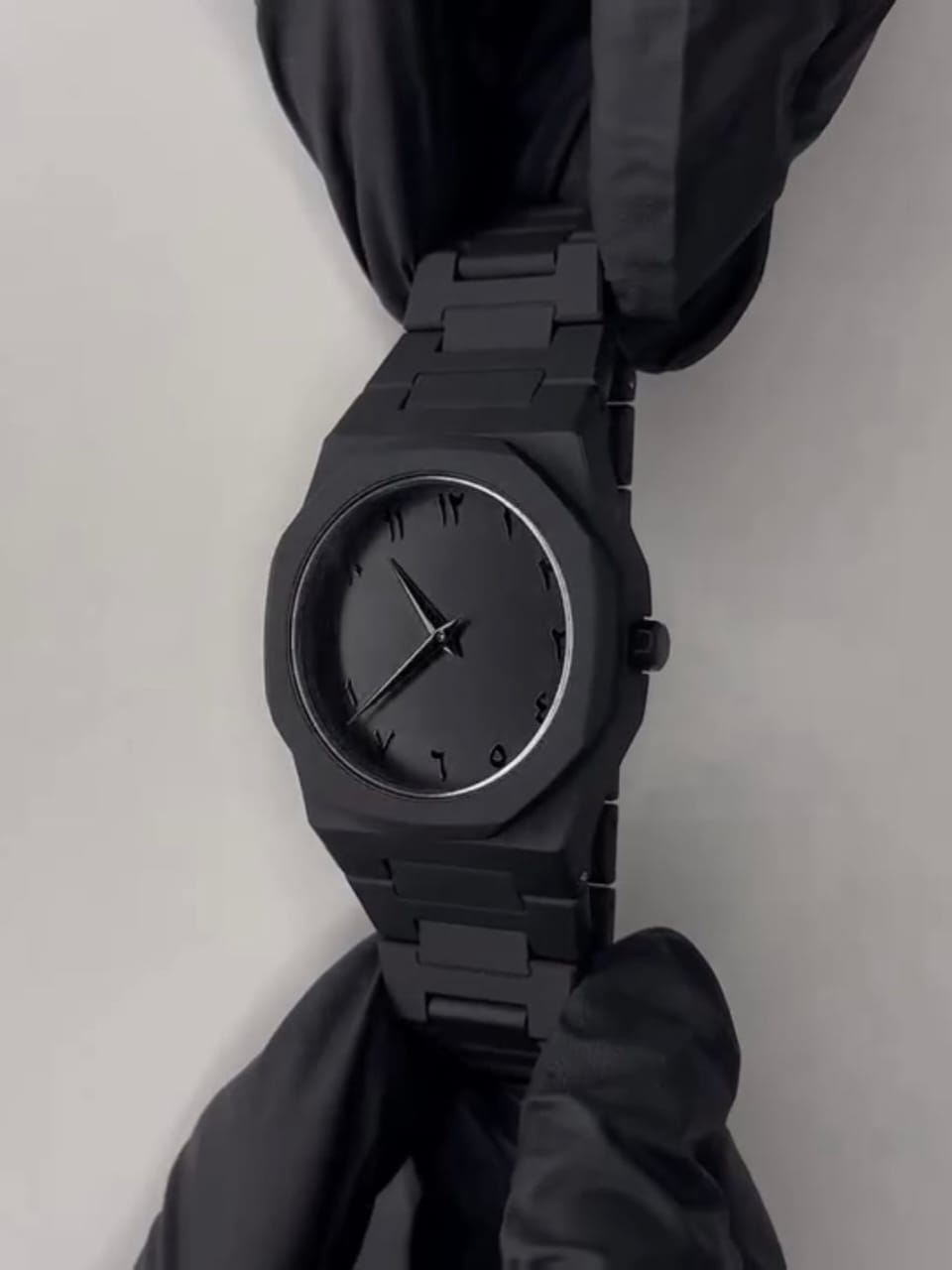 Black Aura Arabic Watch – Minimalist Elegance, Timeless Heritage